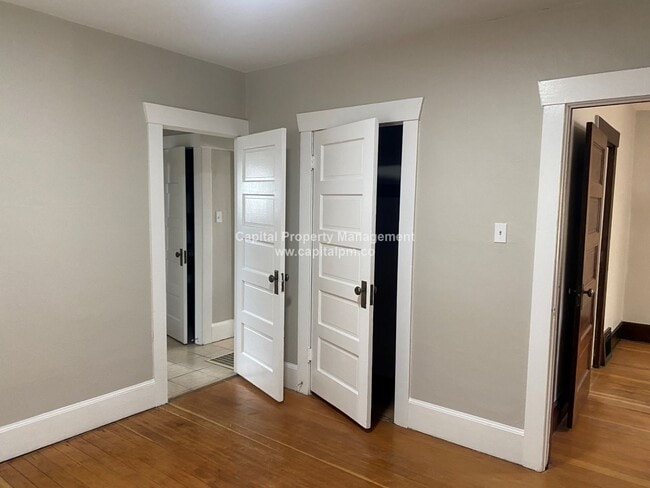 Building Photo - 2 Bedroom House