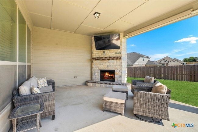 Building Photo - 7822 Kendall Hill Dr