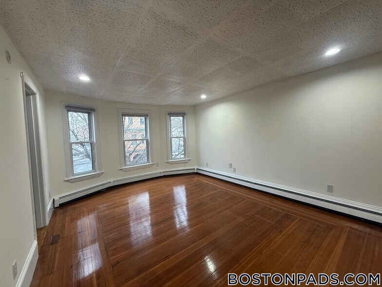 Building Photo - 95 Kidder Ave