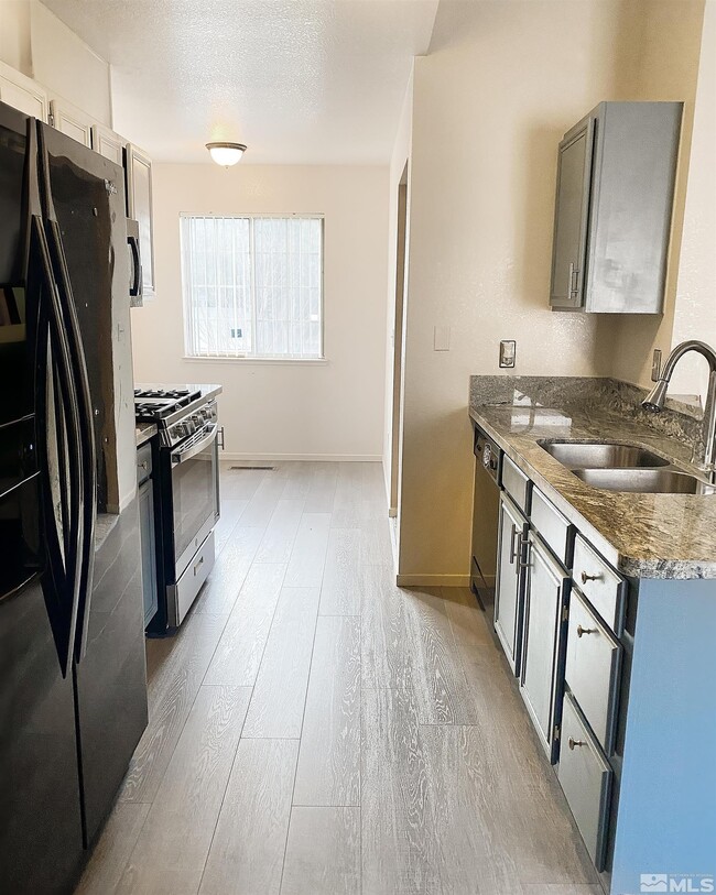 Building Photo - 4918 Bayridge Ln