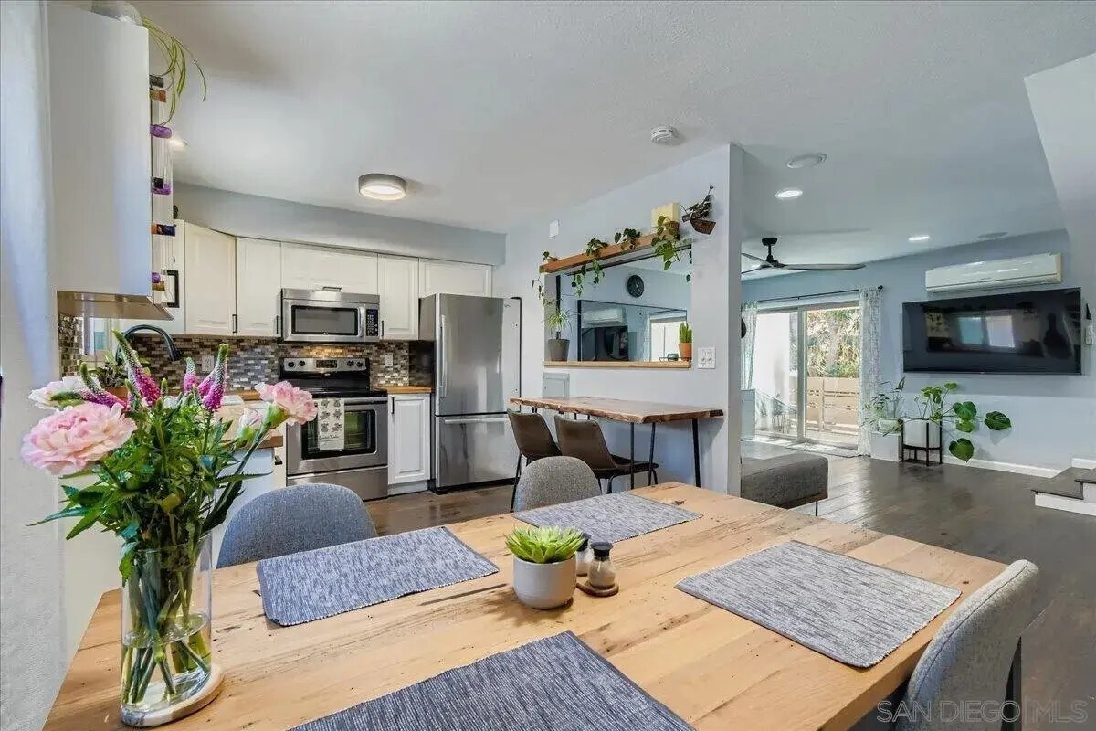 Building Photo - 2640 Worden St