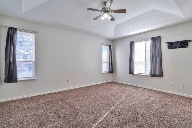 Building Photo - 426 W 2700 S