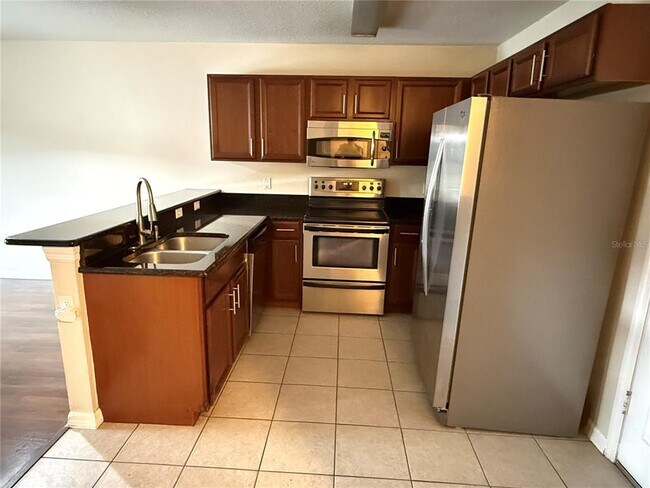 Building Photo - 584 Cresting Oak Cir