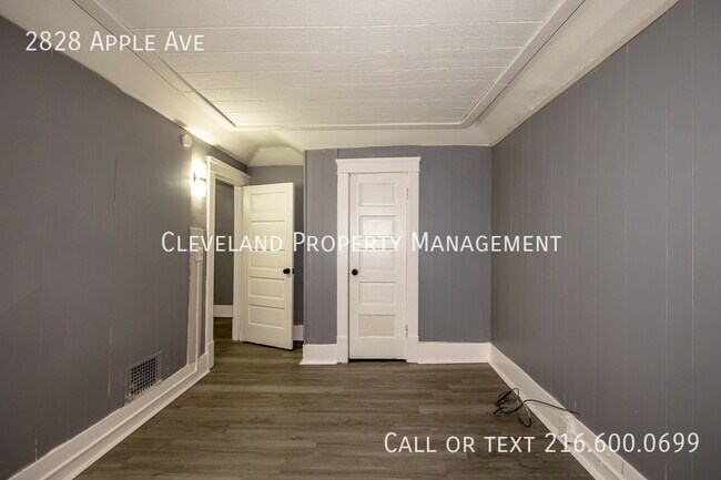 Building Photo - 2828 Apple Ave