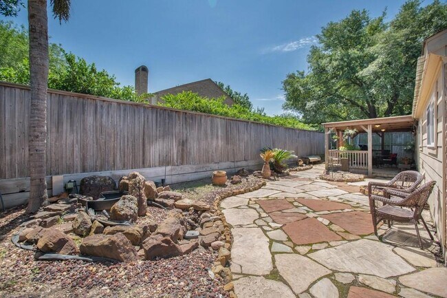 Building Photo - 2303 Silver Sage Dr
