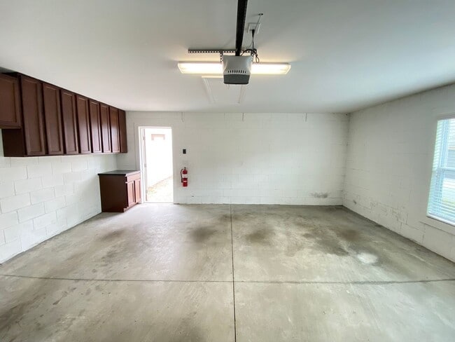 Building Photo - 7255 Shadeview Alley