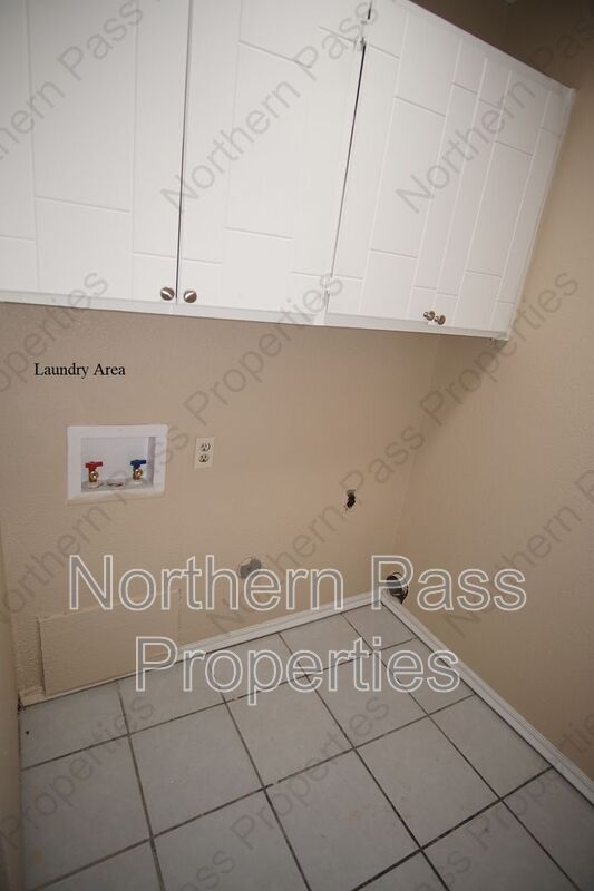 Building Photo - 10551 Kinross Ave