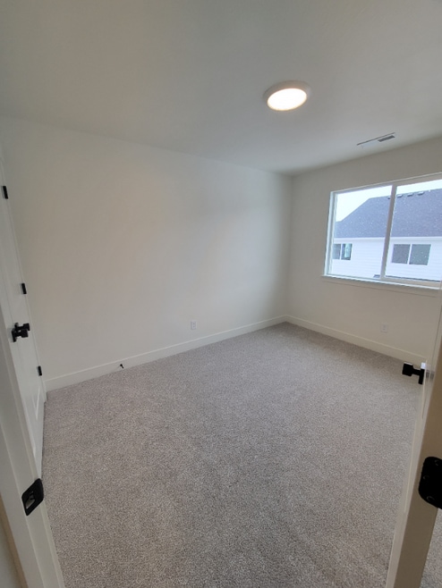 Building Photo - 967 W Sunspear Dr