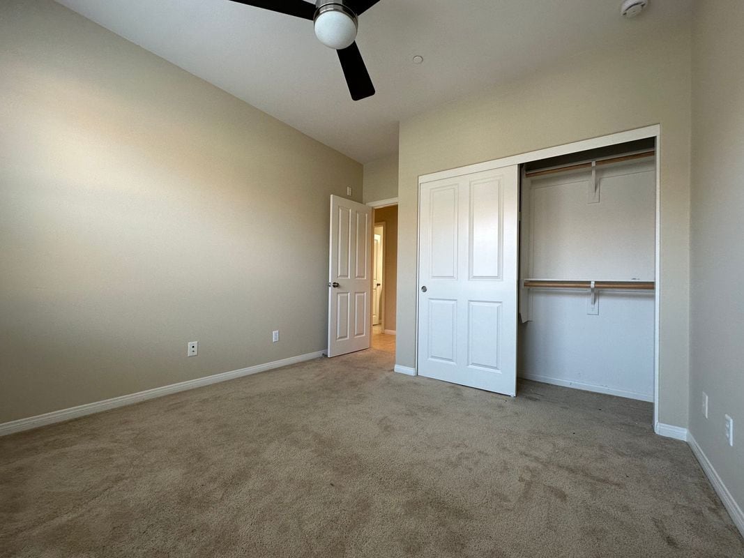 Building Photo - 133 Lamplighter
