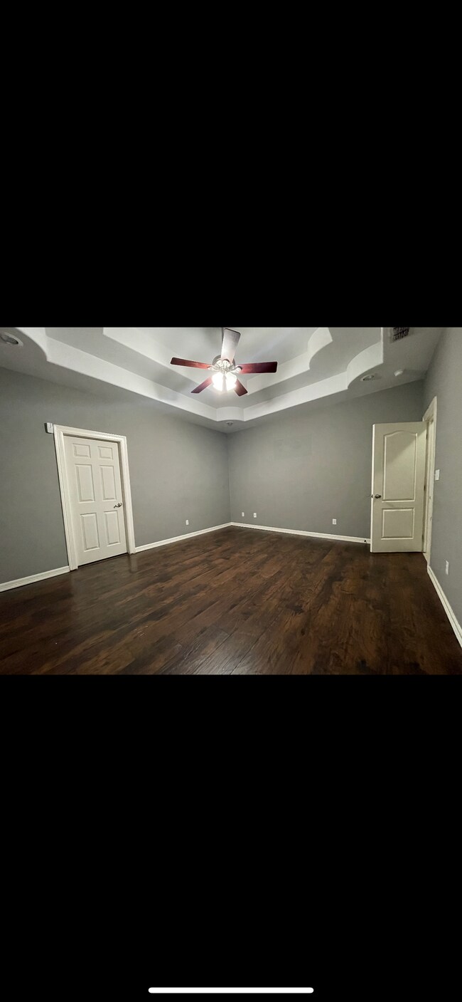 Building Photo - 808 Empress St