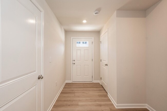 Building Photo - Brand New End-Unit Townhome in Raleigh