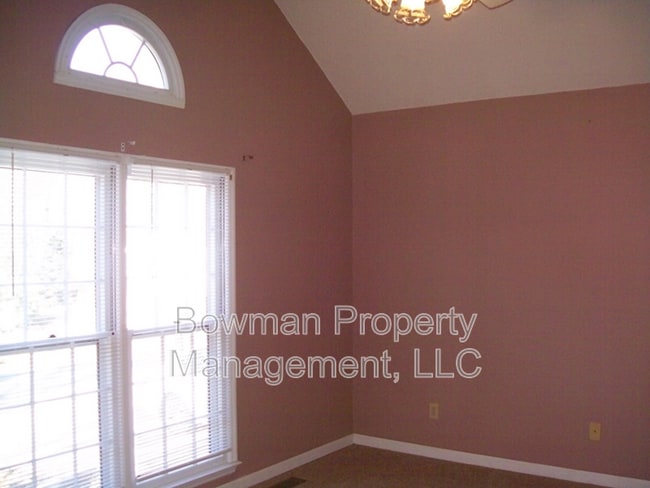 Building Photo - 125 Cardinal Creek Ln