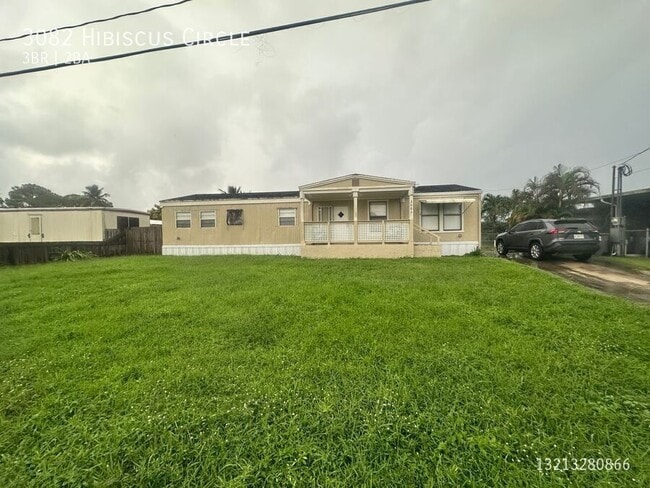 Building Photo - 3082 Hibiscus Cir