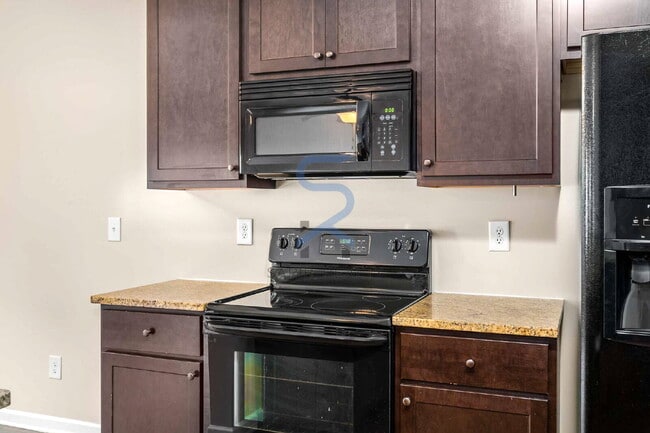 Building Photo - 317 Clover Brook Dr