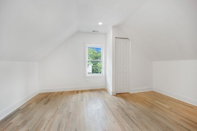 Building Photo - 1851 W Dickens Ave