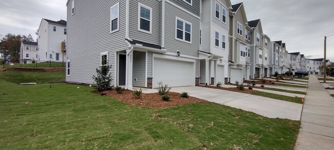 Primary Photo - Room in Townhome on Castle Loch Lane