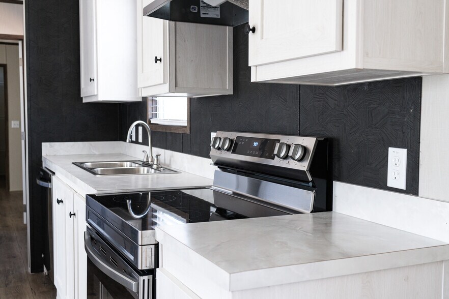 Building Photo - 133 Ponderosa Way