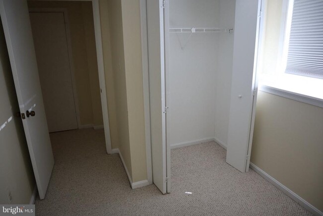 Building Photo - 10848 Douglas Ave