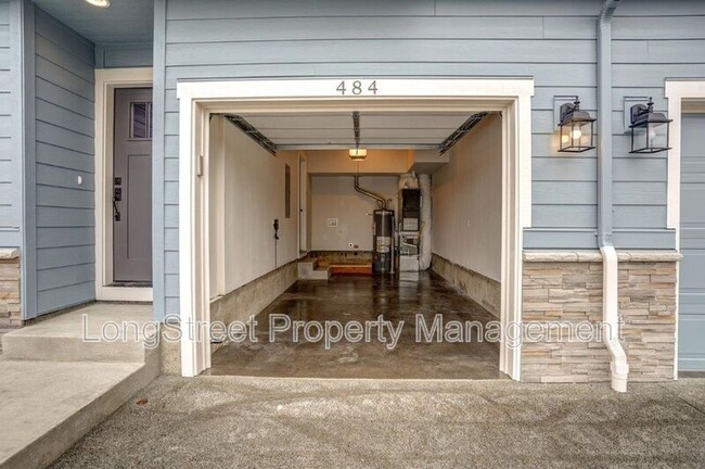 Building Photo - 484 S Monmouth Ave