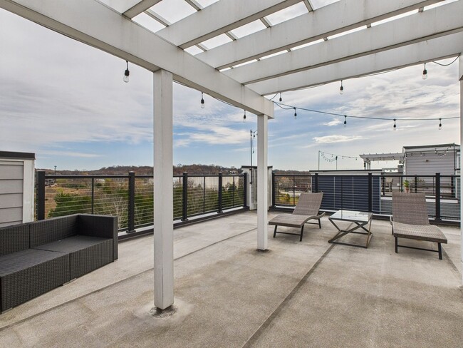 Building Photo - 6 Flatwater Row