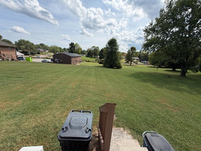 Building Photo - 1746 Morningside Dr