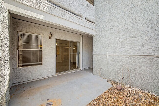 Building Photo - 1331 W Baseline Rd