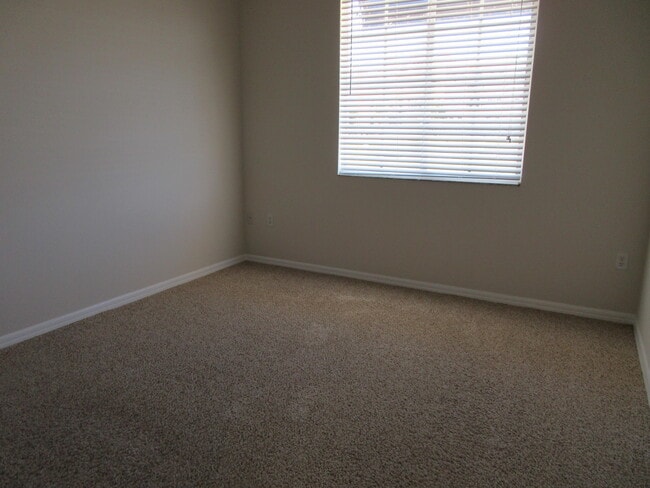 Building Photo - 250 NE 3rd Ave