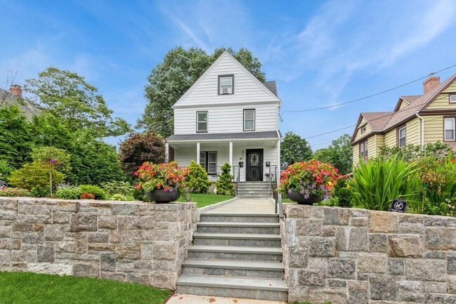 Building Photo - 60 Rockdale Ave