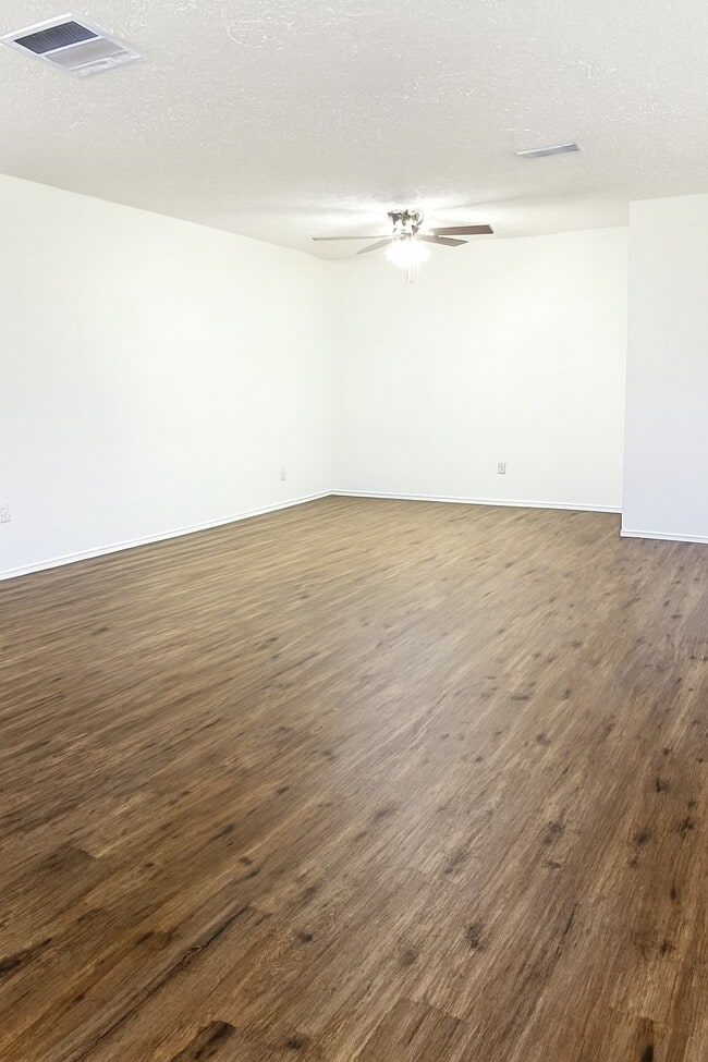 Building Photo - 2706 Mayflower Landing Ct