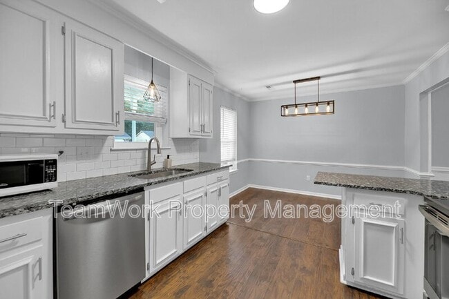 Building Photo - 2134 Vespers Dr