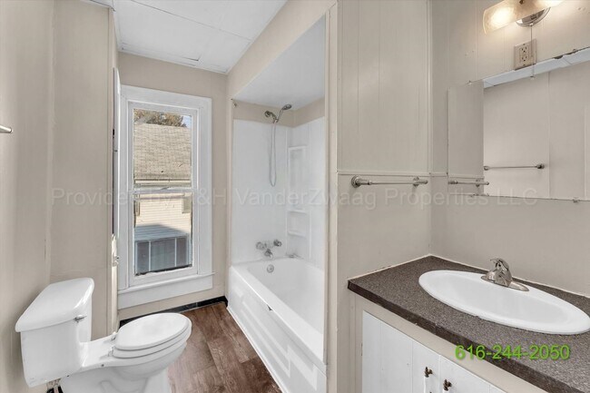 Building Photo - 1335 Hamilton Ave NW