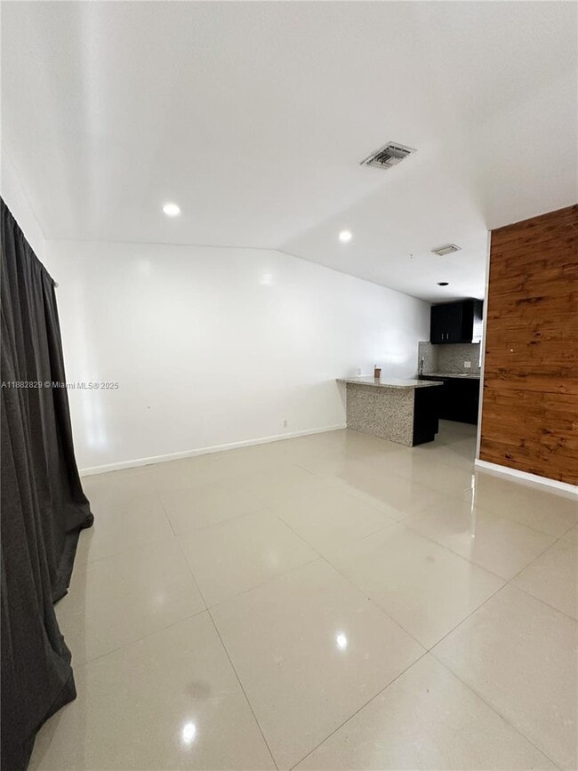 Building Photo - 313 Hendricks Isle