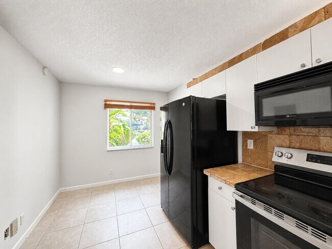 Building Photo - 340 NW 67th St