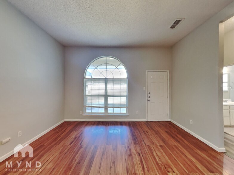 Building Photo - 8617 Saranac Trail