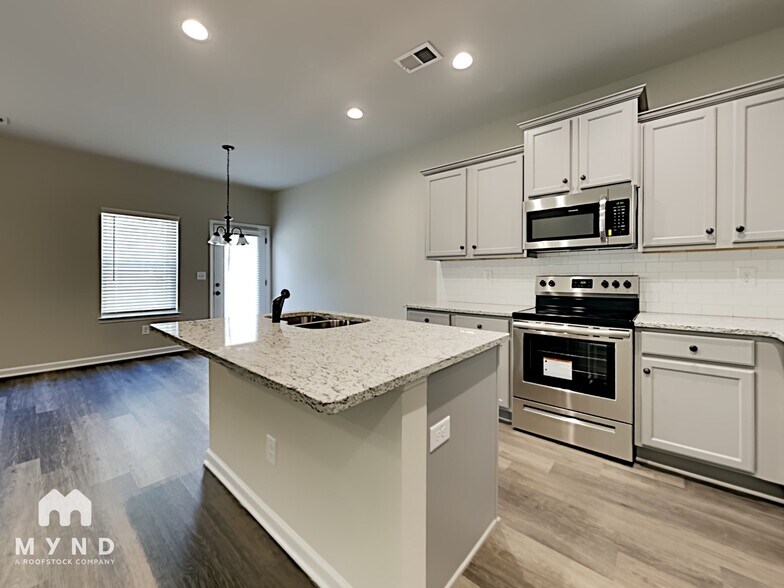 Building Photo - 6063 Oak Bend Ct