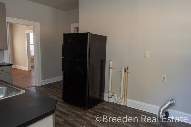 Building Photo - 702 W Union St