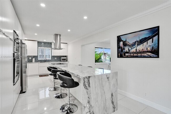 Building Photo - 4662 NW 99th Ave