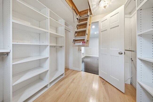 Building Photo - 7 Sherborne Cir