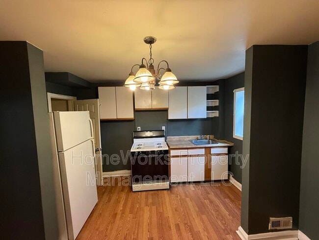 Building Photo - 3844 Elmley Ave