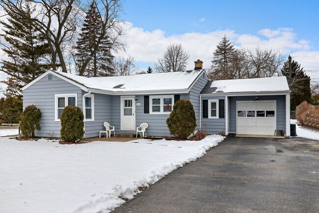 Building Photo - 3964 Grandview Ave