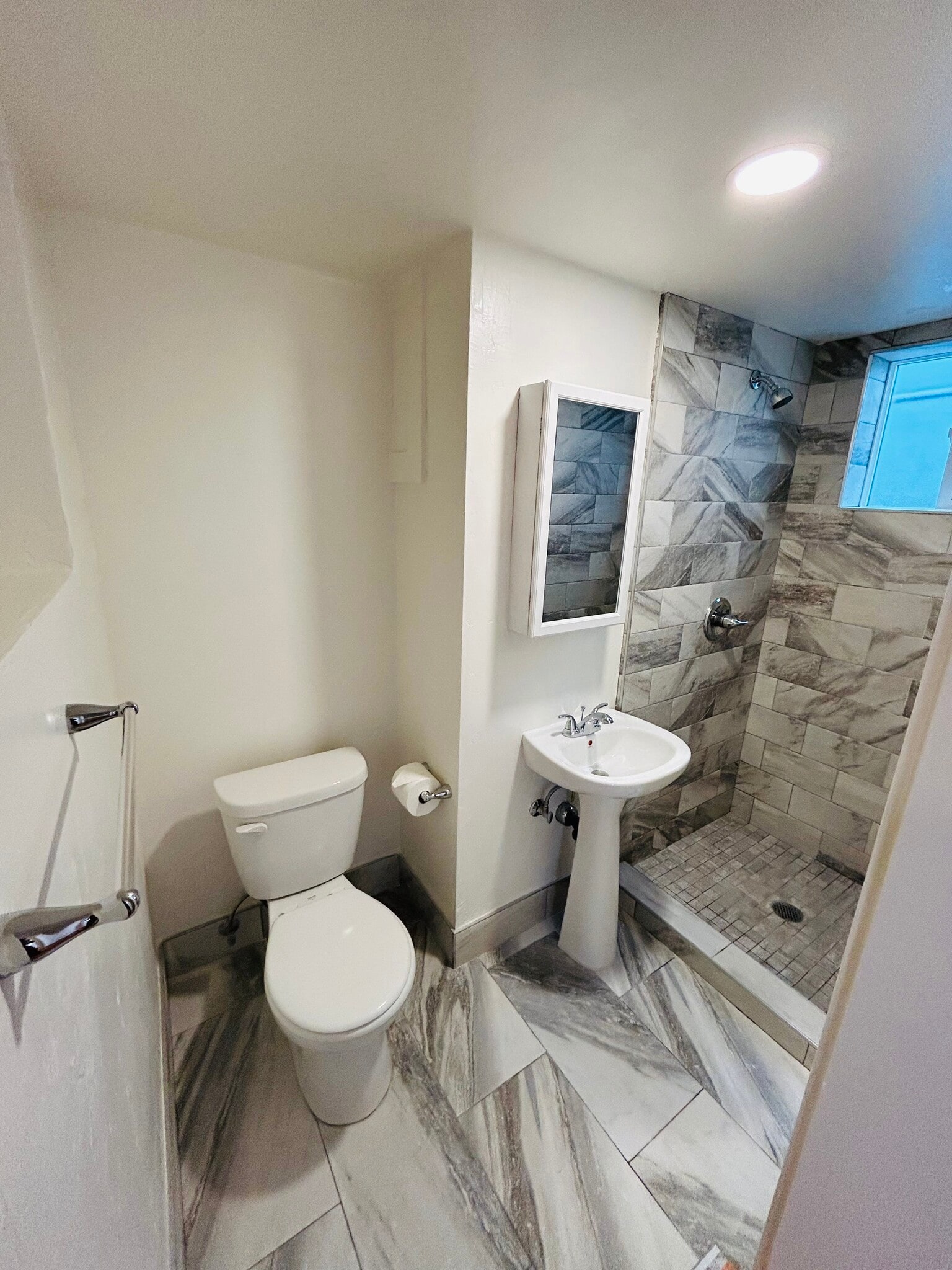 Building Photo - 101 Hoffman Ave