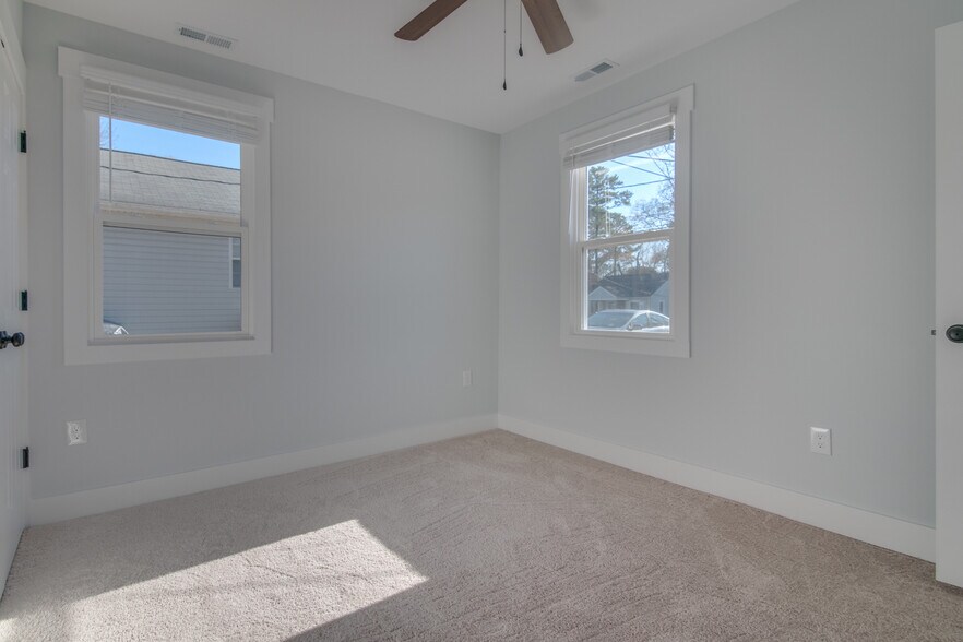 Building Photo - 515 flint st