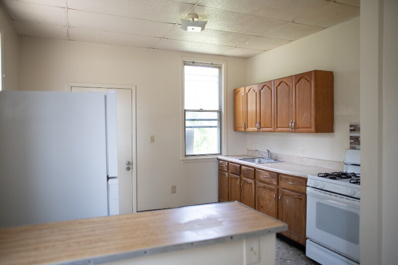 Building Photo - 1017 N Lang Ave