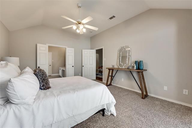 Building Photo - 1811 Creekpark Trail
