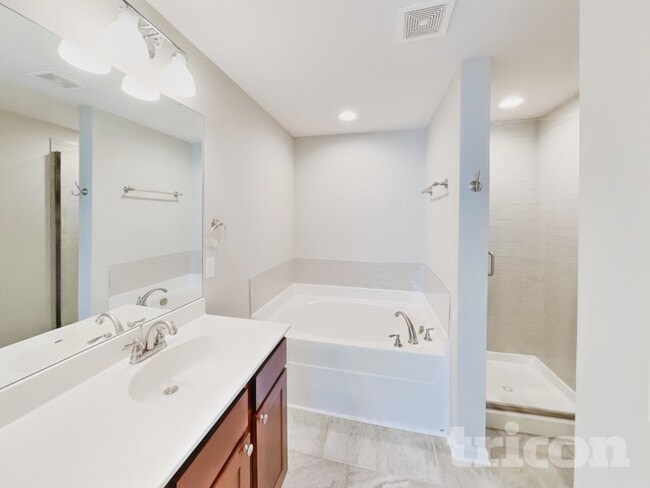 Building Photo - 508 Hickory Leaf Ct