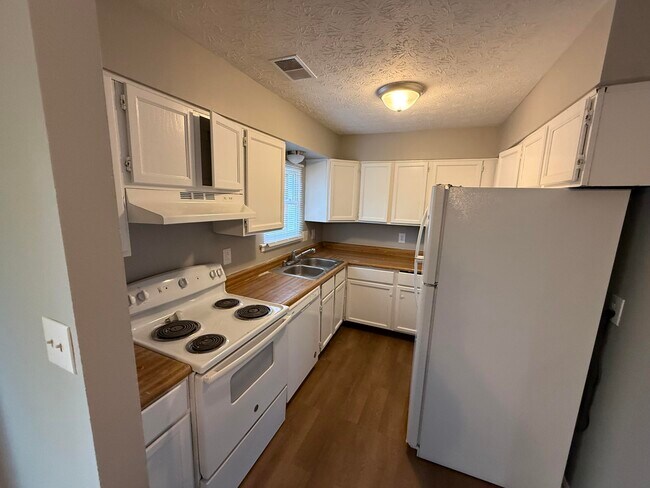 Building Photo - 3705 Crosby Dr