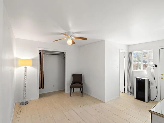 Building Photo - 1017 Maple St