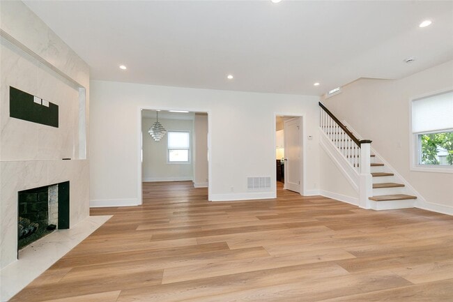 Building Photo - 25903 Pembroke Ave