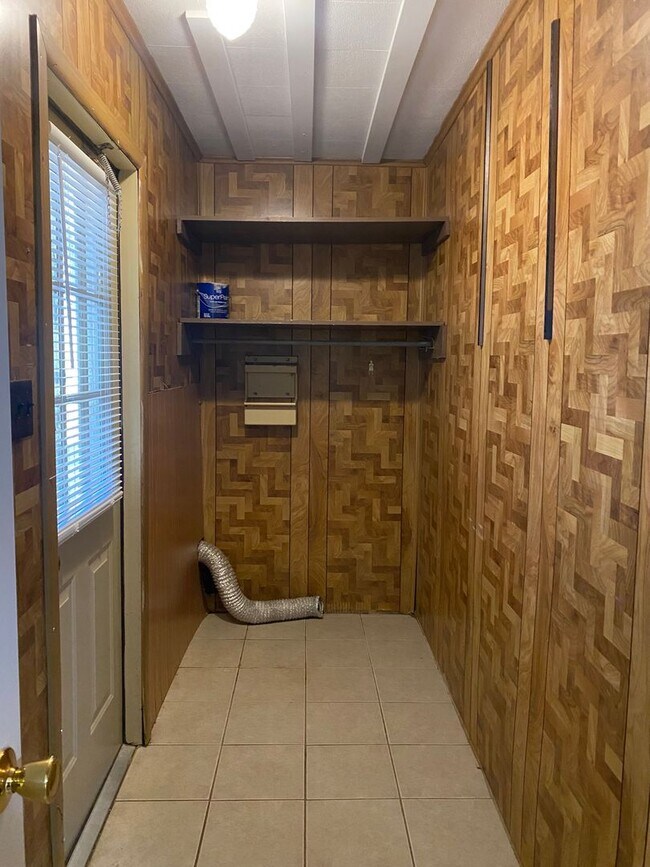 Building Photo - Dreamy 3 bedroom !