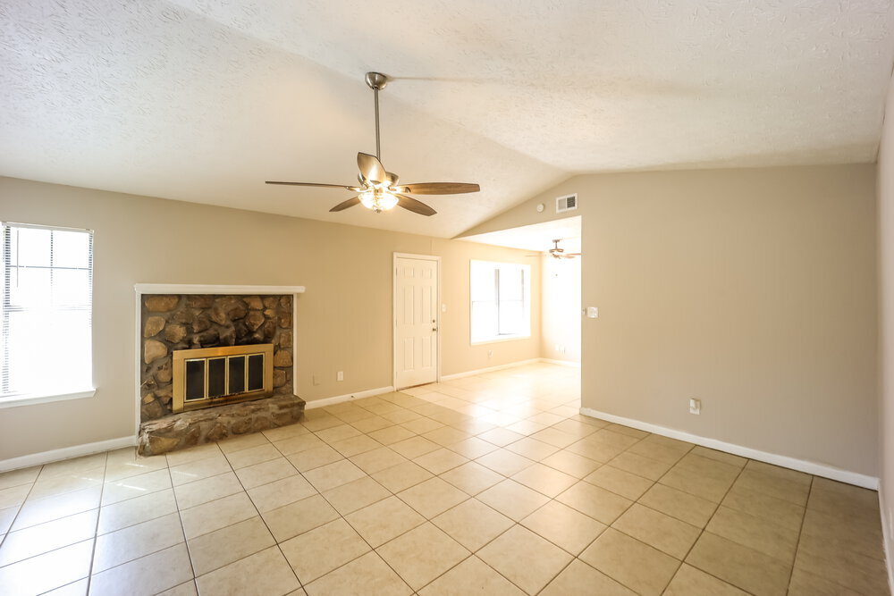 Building Photo - 266 Montego Cir